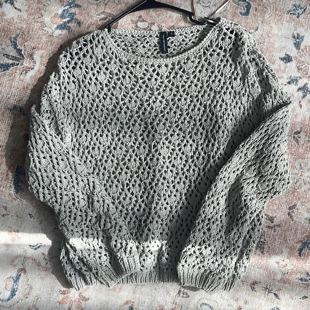 Women’s mint green fall sweater. Moon and Madison size s.